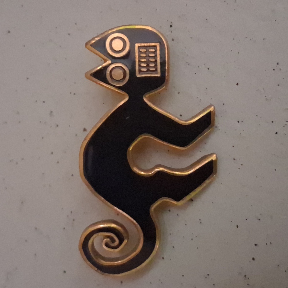 1985 MMA Panetta, Peruvian,Black  Enamel Gold Cat Pin